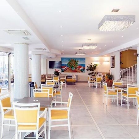 Hotel Corallo Гаттео-а-Маре Екстер'єр фото
