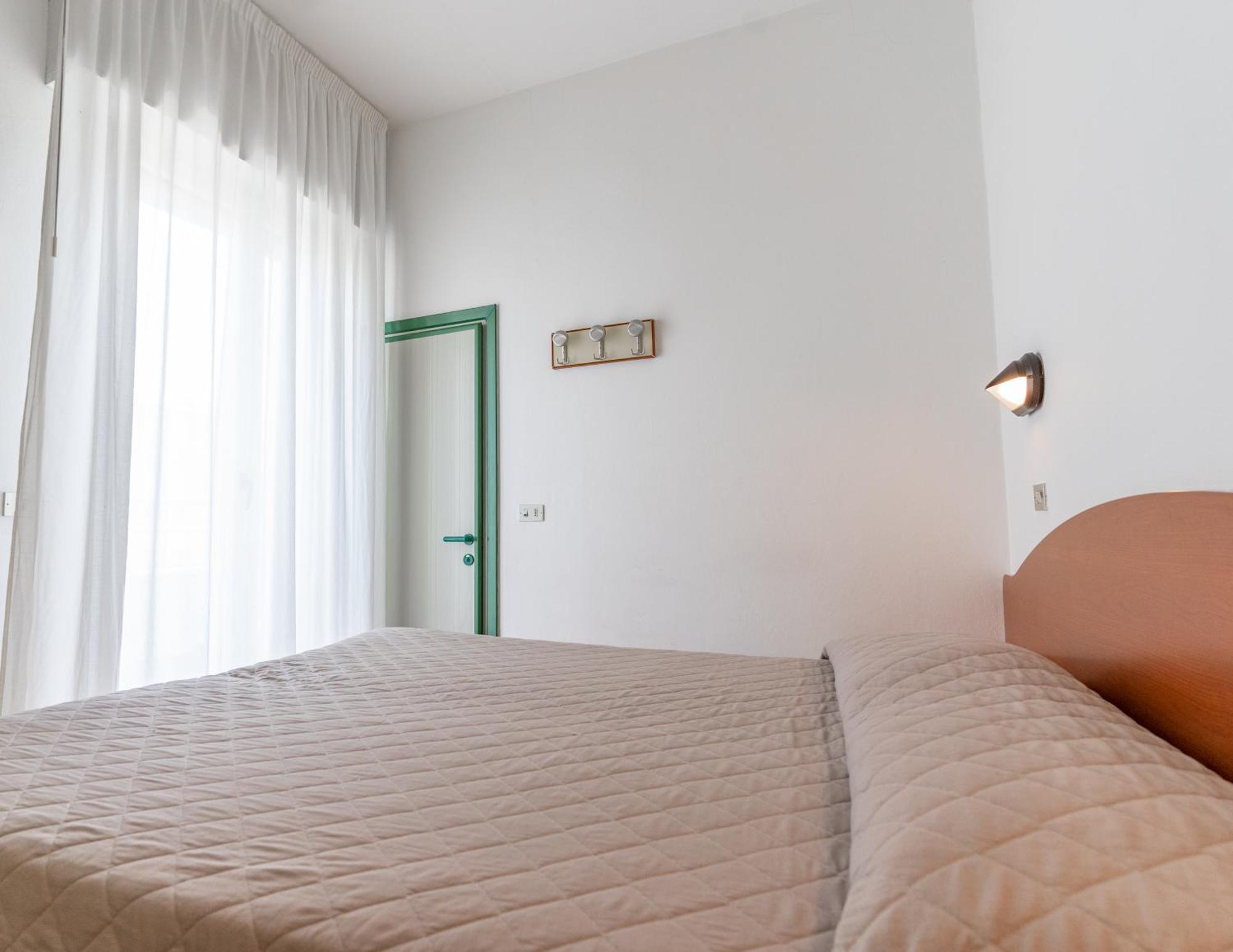 Hotel Corallo Гаттео-а-Маре Екстер'єр фото
