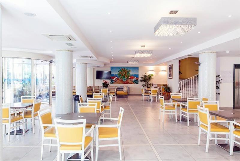Hotel Corallo Гаттео-а-Маре Екстер'єр фото